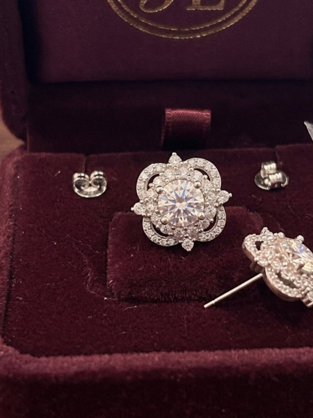 The Devotion Stud  1 ct Moissanite